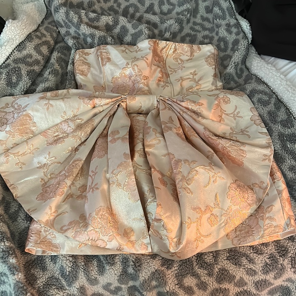 Size 1x run size frm Akira birthday dress had ihour for my birthday dinner